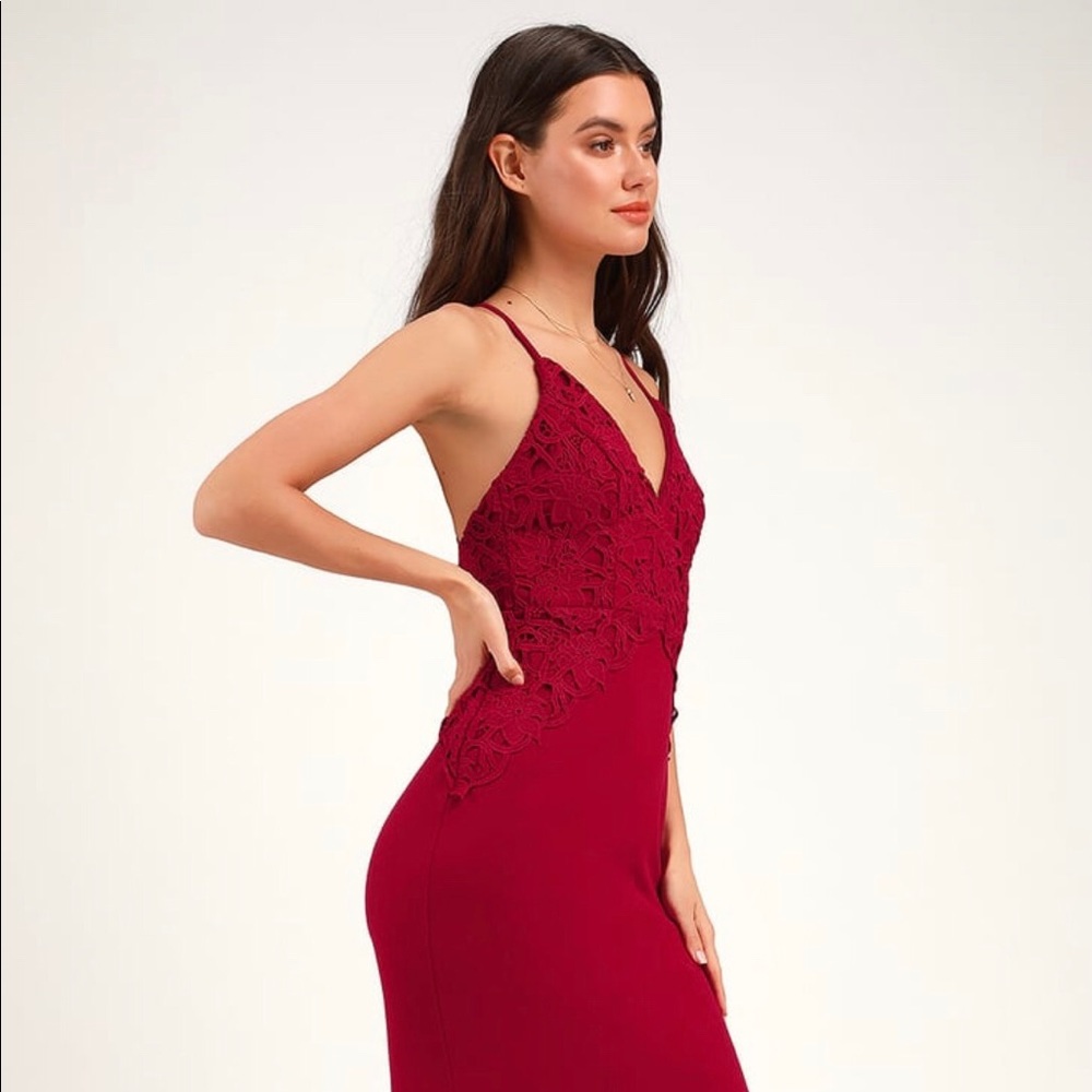 *NWT* Lulu’s Katalina wine red floor length dress